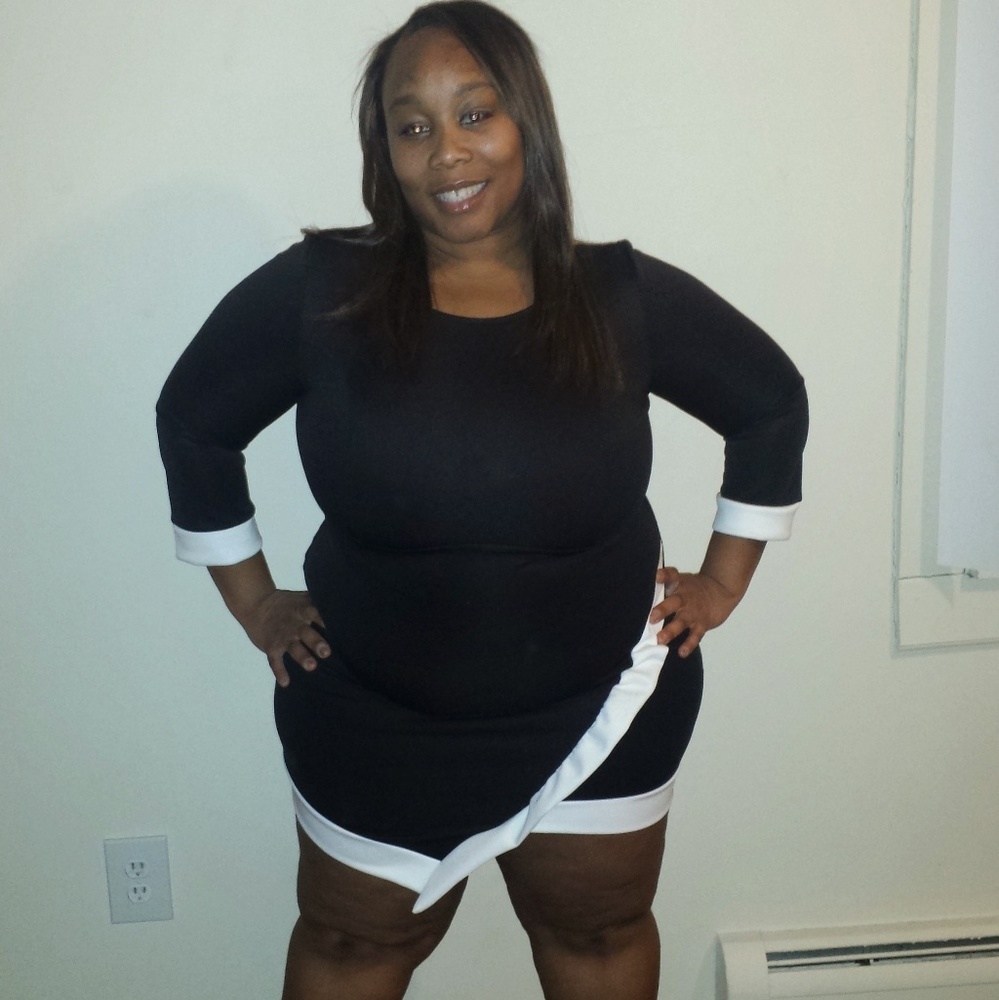 Dress - Picture 2 of 4